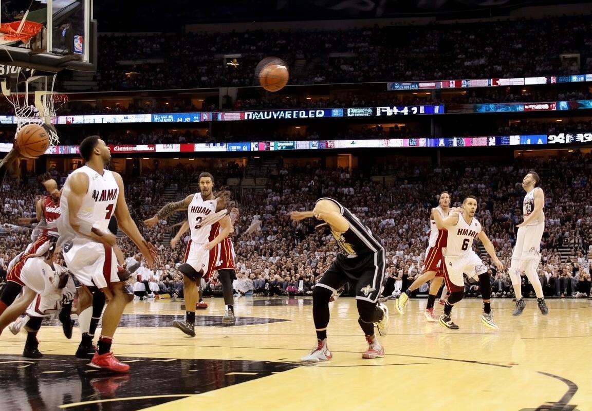 马刺vs热火季前赛：激情对决精彩瞬间回顾(图1)