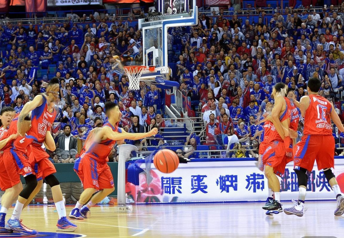 2015 CBA季后赛：辽宁队逆境逆袭，佛山队顽强抵抗，辽宁稳中求胜(图2)