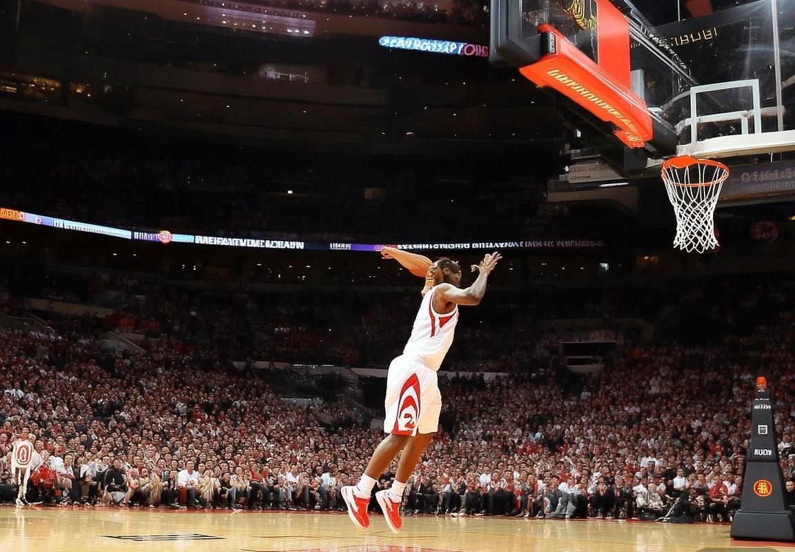 NBA首战风云：鹈鹕火箭对决，替补球员力挽狂澜(图3)